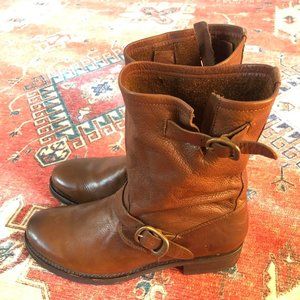 Frye Veronica Classic Short Boots size 11